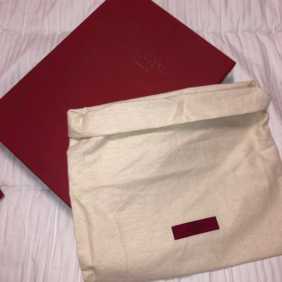Sold💕Valentino Clutch - Picture 8 of 8